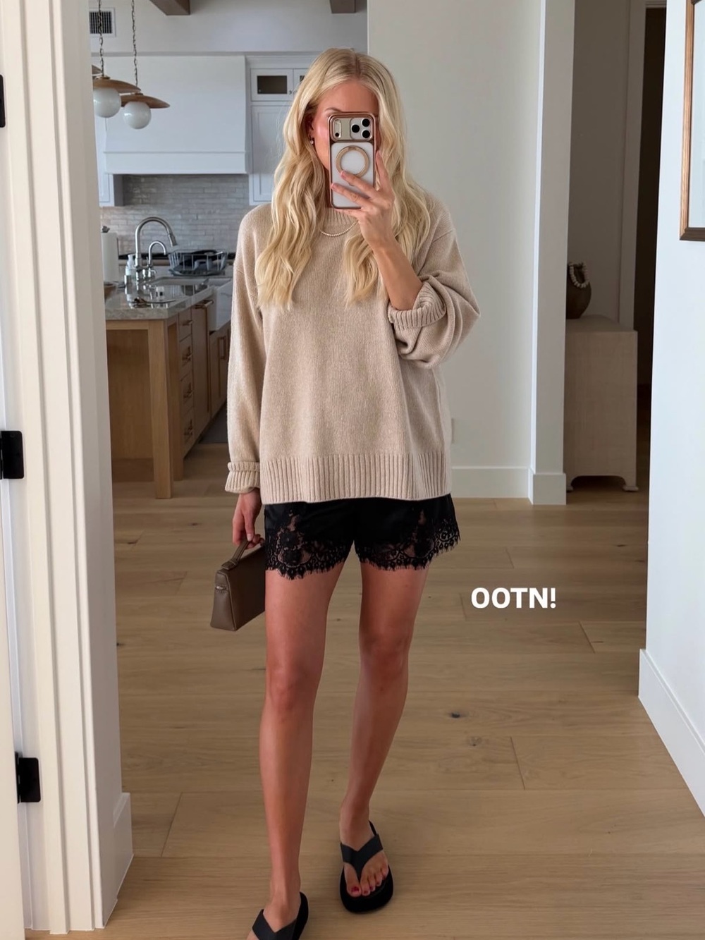 REFORMATION Fern Black Shorts S
